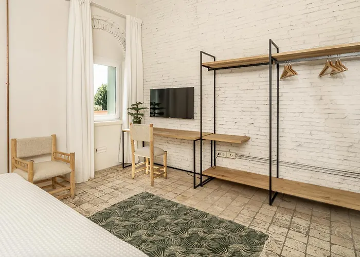 Scarlea ゲストハウス 4*