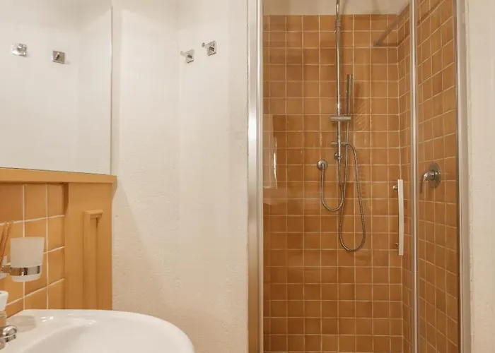 ゲストハウス Scarlea チェチナ